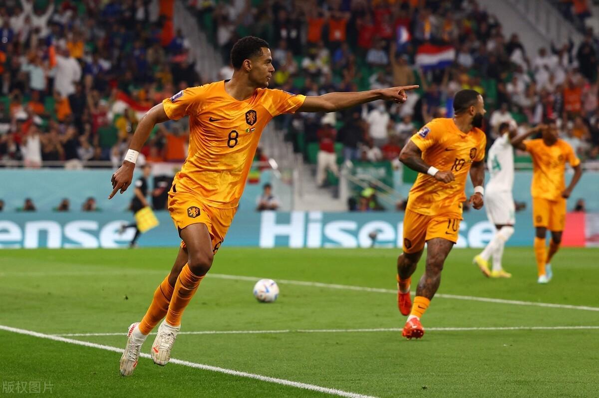 开云体育登录-荷兰队在国家队比赛中展现出色球技