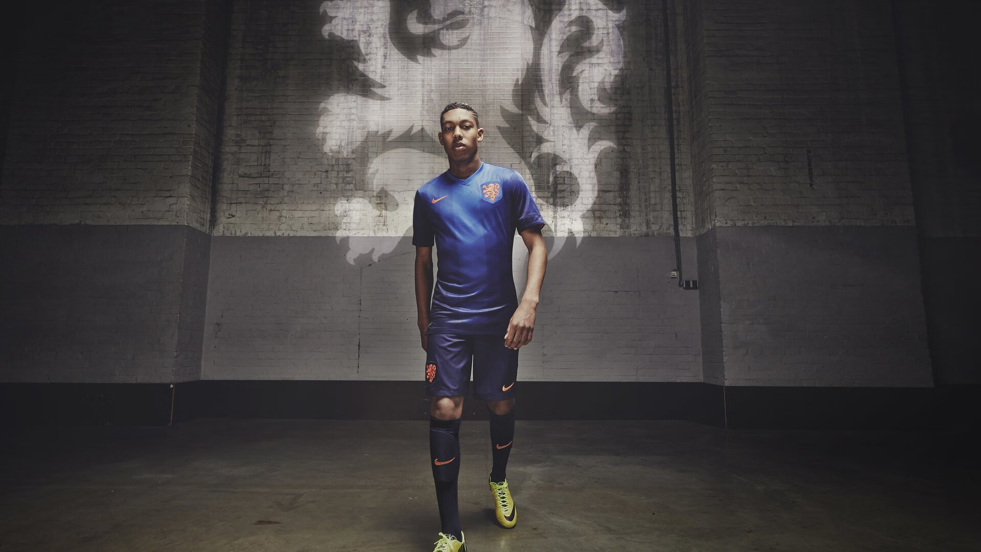 开云体育app-意甲焦点战之夜，奥亚尔萨瓦尔让比赛提前失去悬念